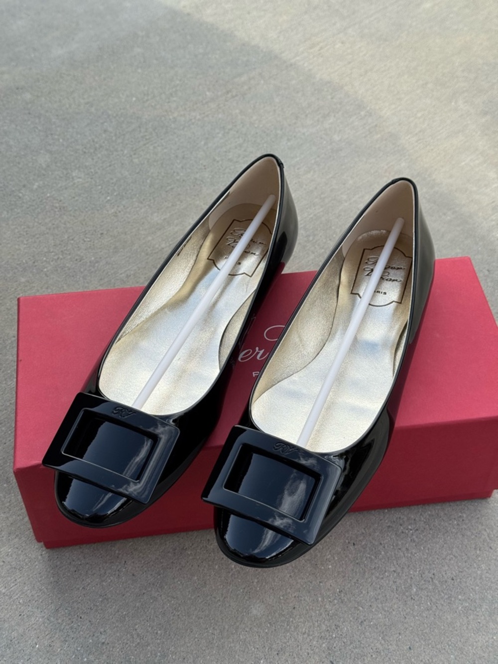 NIB Roger Vivier Gommette Patent Ballet Flats – Black, Size 40.5
